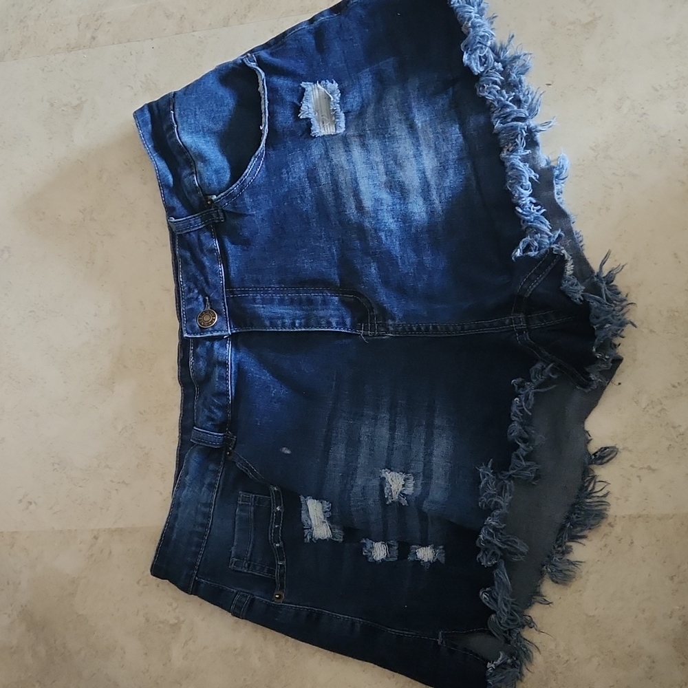Size 8/10 high-waisted shorts - Picture 2 of 4
